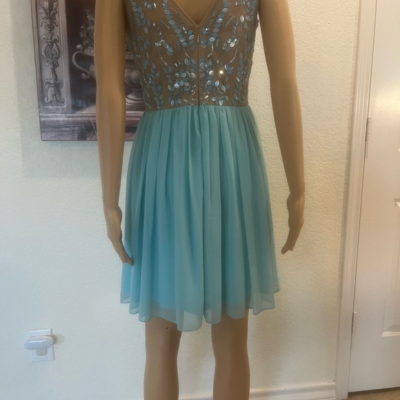 Gianni Bini- Kayla Beaded Dress, Size 6 - Picture 7 of 10